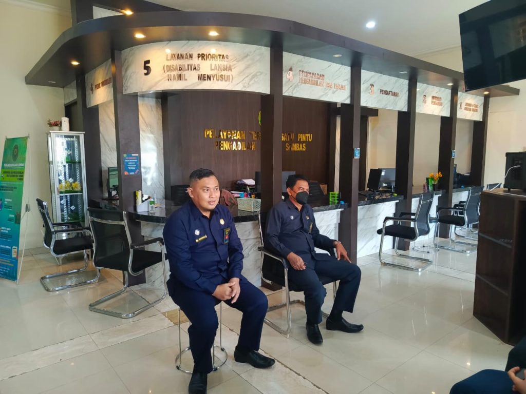 Demi Memberikan Pelayanan Yang Terbaik Untuk Para Pencari Keadilan,Ketua Pengadilan Agama Sambas Tegaskan Kepada Seluruh Petugas Pelayanan Dengan Menerapkan Budaya 5S