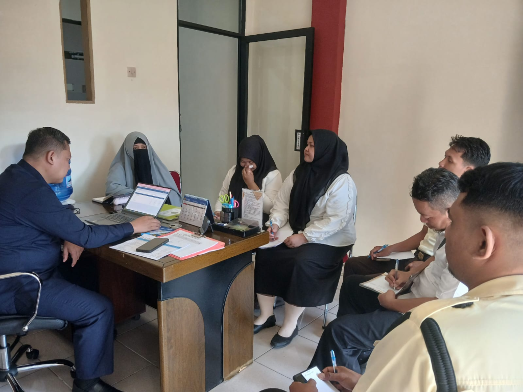 Perkuat Dukungan Layanan, PA Sambas Gelar Monev Tenaga Outsourcing Triwulan I Tahun 2026